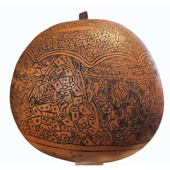 Vtg. Peruvian 2.25" Storyteller Gourd Rattle Hand Etched Ethnic Village Life - Picture 8 of 16